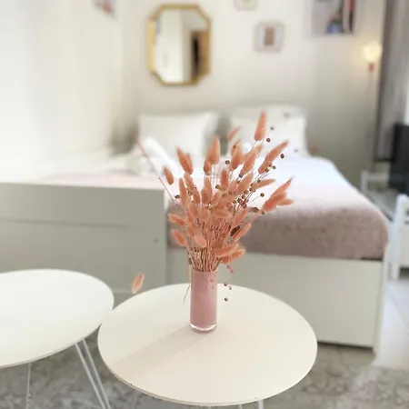 Cocon Montmartre - Netflix, Fibre & Conciergerie * Paris