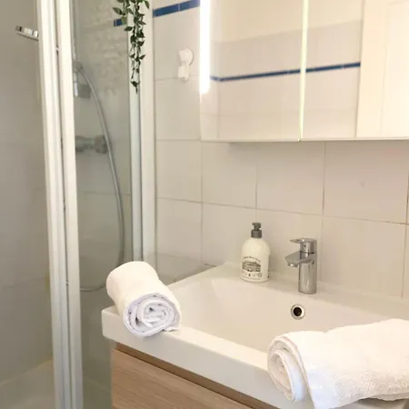 Apartment Cocon Montmartre - Netflix, Fibre & Conciergerie Paris