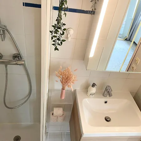 Cocon Montmartre - Netflix, Fibre & Conciergerie Apartment Paris